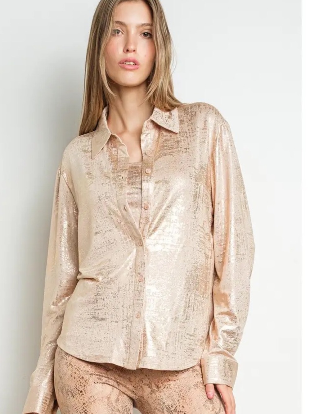 NWT ✨ Kiwi Metallic Peach Button-Down Shirt size small